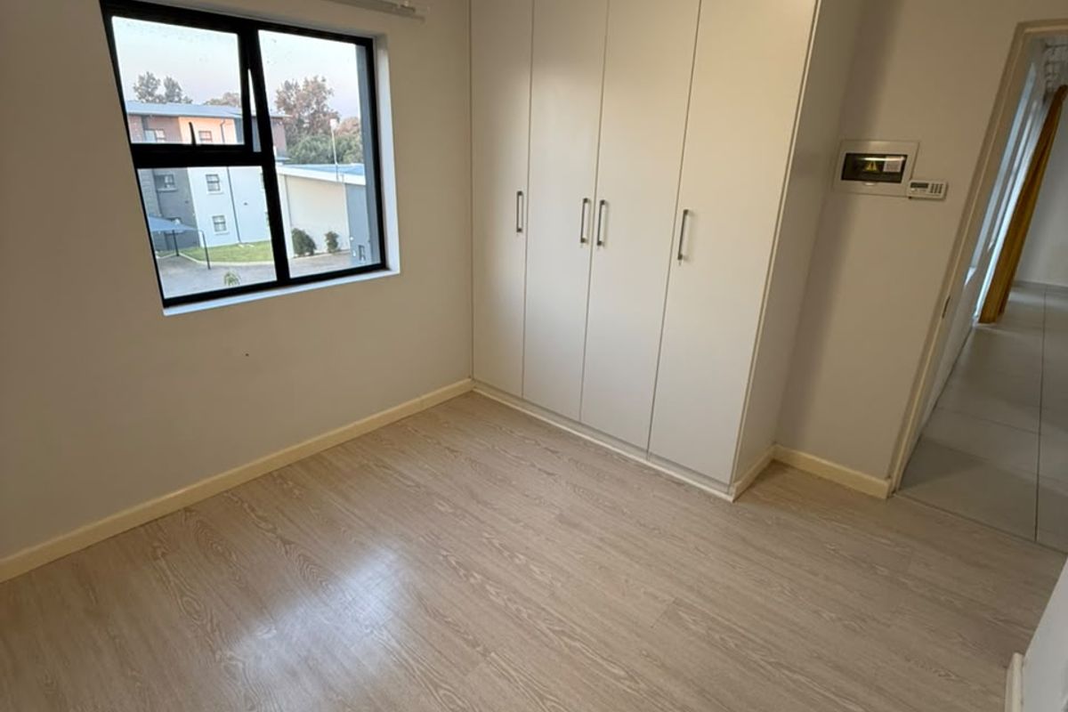 Modern 2-Bedroom, 2-Bathroom Apartment – Available - Photo 3