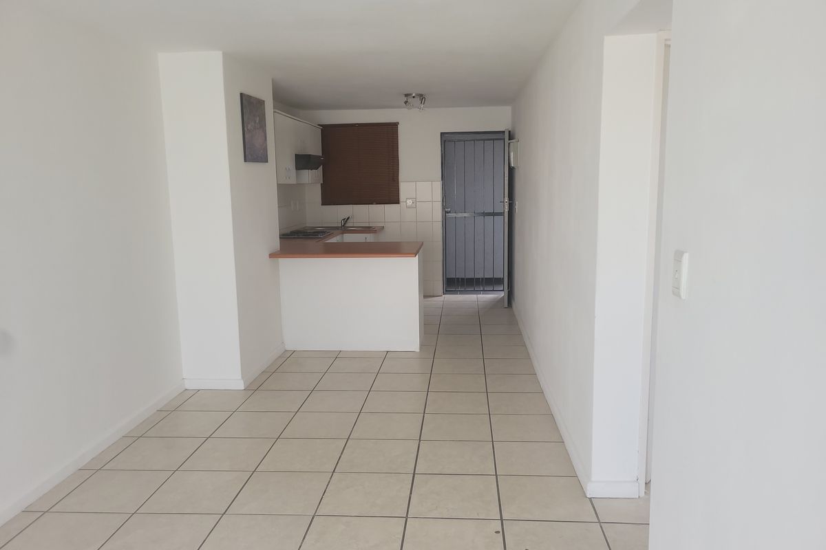 PAROW, Clarendon Villas - 1 Bedroom apartment with allocated parking bay for rent - Photo 3