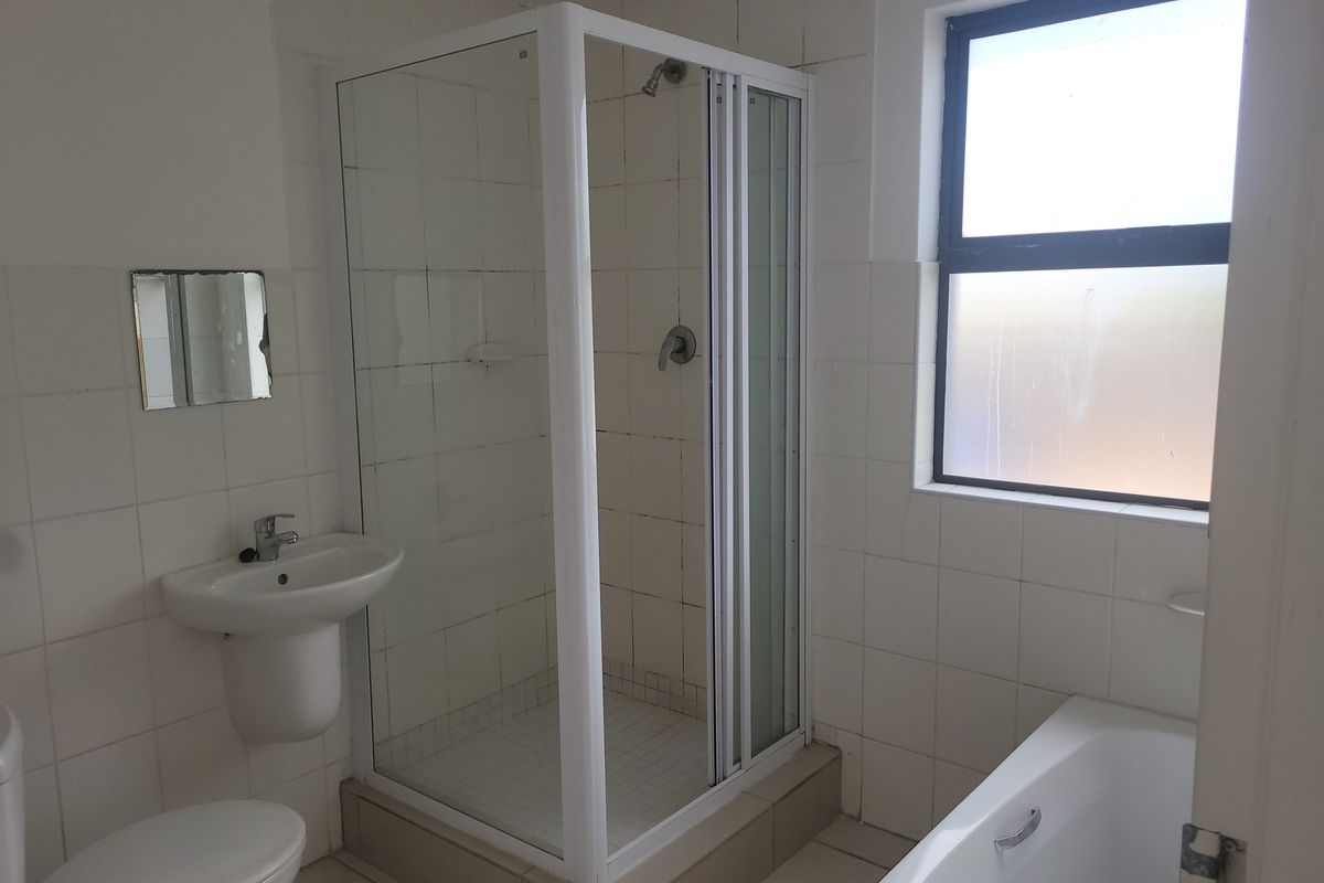 PAROW, Clarendon Villas - 1 Bedroom apartment with allocated parking bay for rent - Photo 4