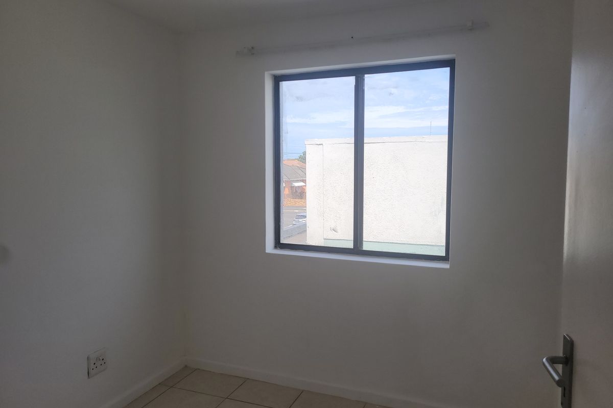 PAROW, Clarendon Villas - 1 Bedroom apartment with allocated parking bay for rent - Photo 5