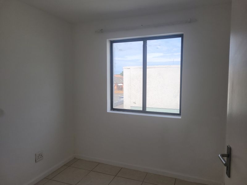 PAROW, Clarendon Villas - 1 Bedroom apartment with allocated parking bay for rent - Photo 5