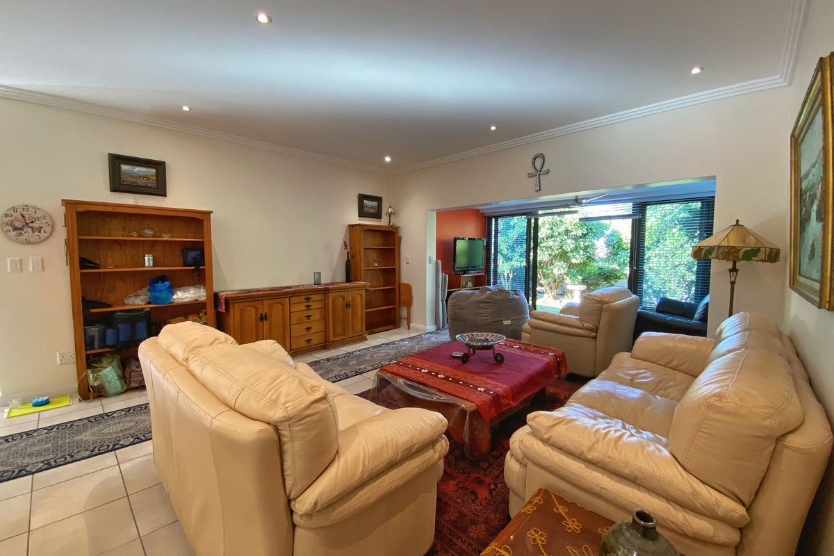 Pet-Friendly Furnished & Equipped 2 Bedroom Townhouse | Brettenwood Coastal Estate - Photo 3