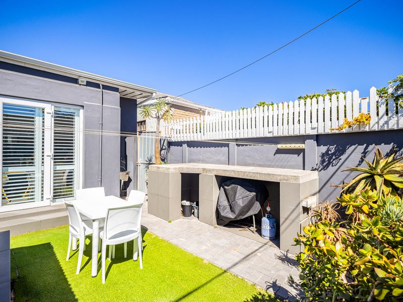 Contemporary Semi-Detached Home with Mountain Views & Proven Airbnb Income - Photo 8