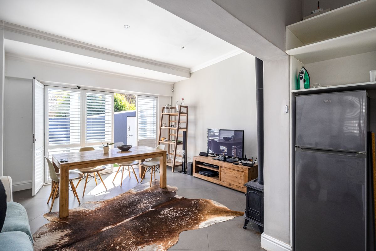 Contemporary Semi-Detached Home with Mountain Views & Proven Airbnb Income - Photo 4