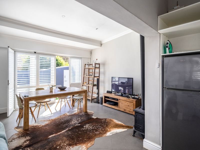 Contemporary Semi-Detached Home with Mountain Views & Proven Airbnb Income - Photo 4