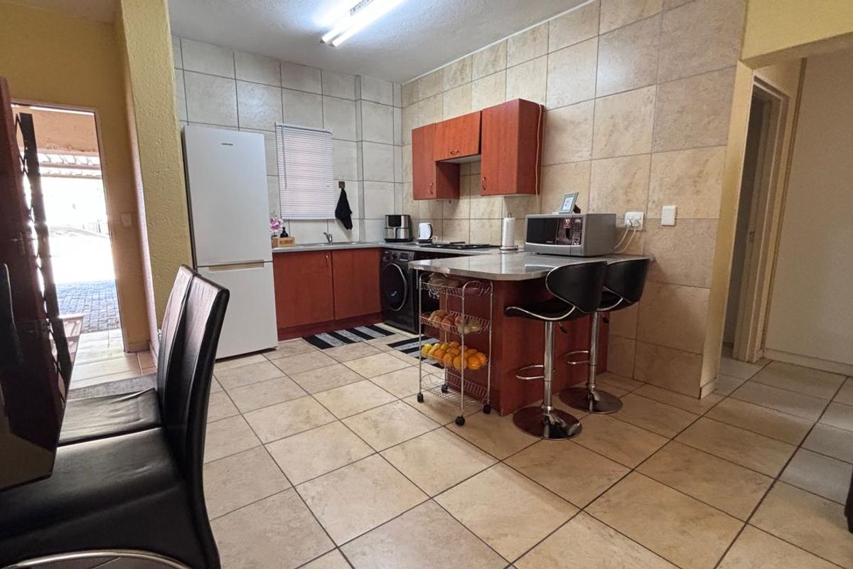 2 BEDROOM APARTMENT TO LET - Photo 4