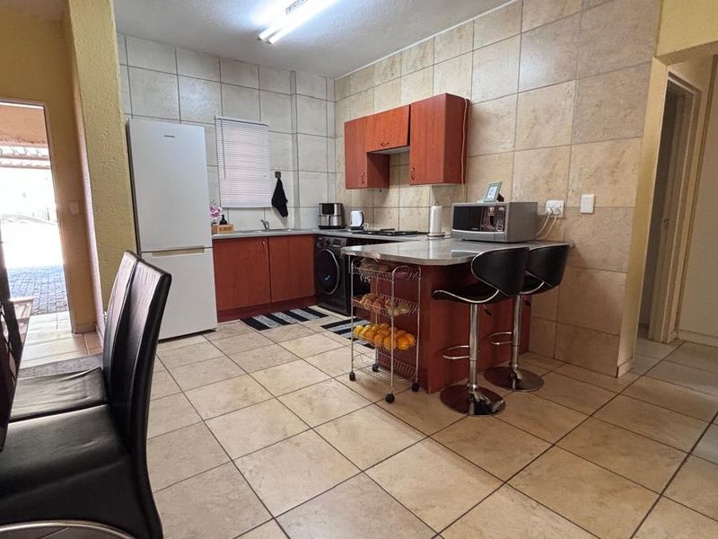 2 BEDROOM APARTMENT TO LET - Photo 4
