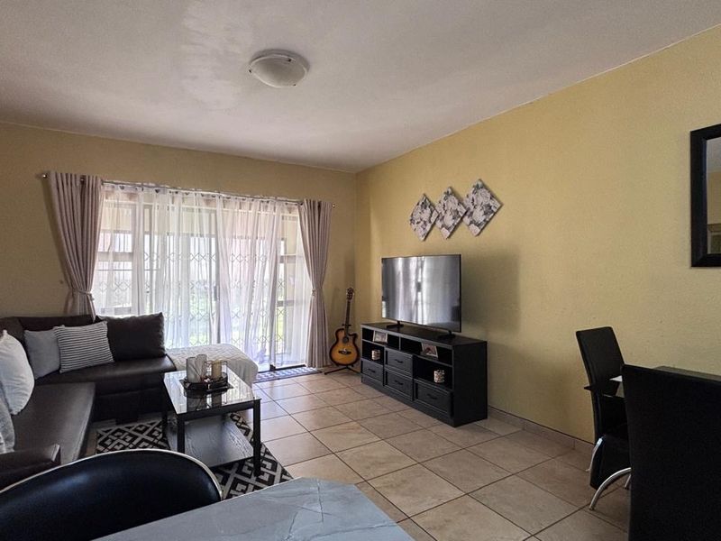 2 BEDROOM APARTMENT TO LET - Photo 3
