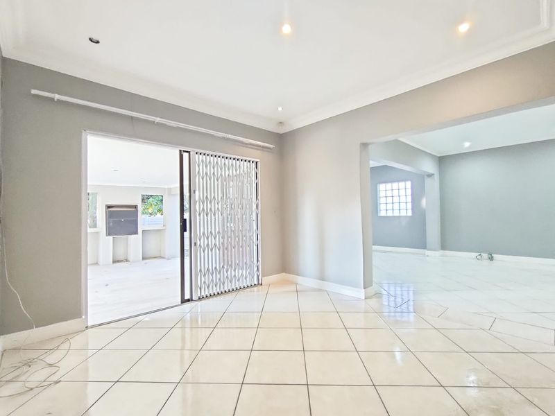 Elegant Family Home with Pool, Double Garage & Entertainment Flow... - Photo 4
