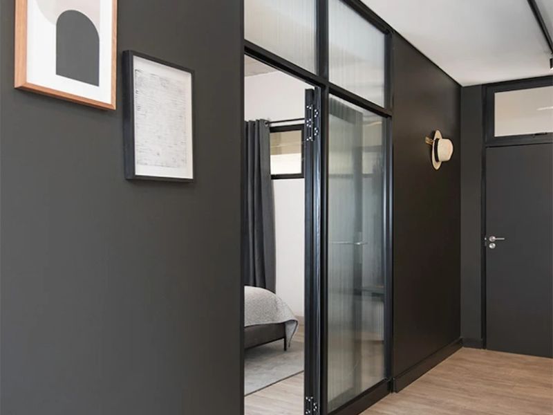 Tenanted, well-managed luxurious properties in the richest square mile in Africa - Photo 4