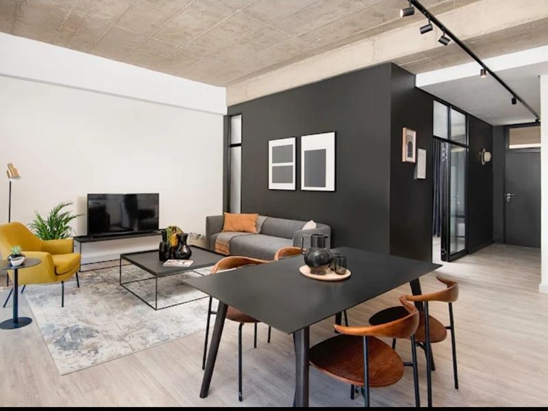 Tenanted, well-managed luxurious properties in the richest square mile in Africa - Photo 10