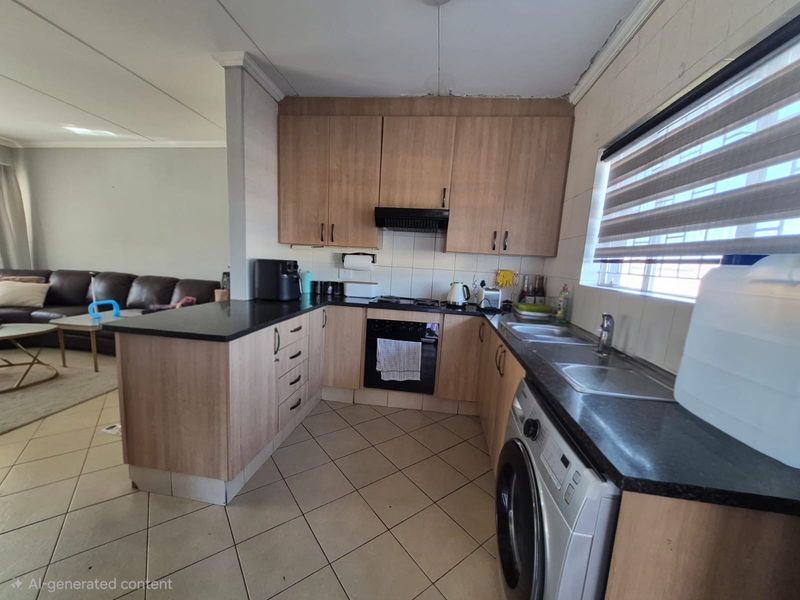 Stunning 2 beds 2 baths century - Photo 4