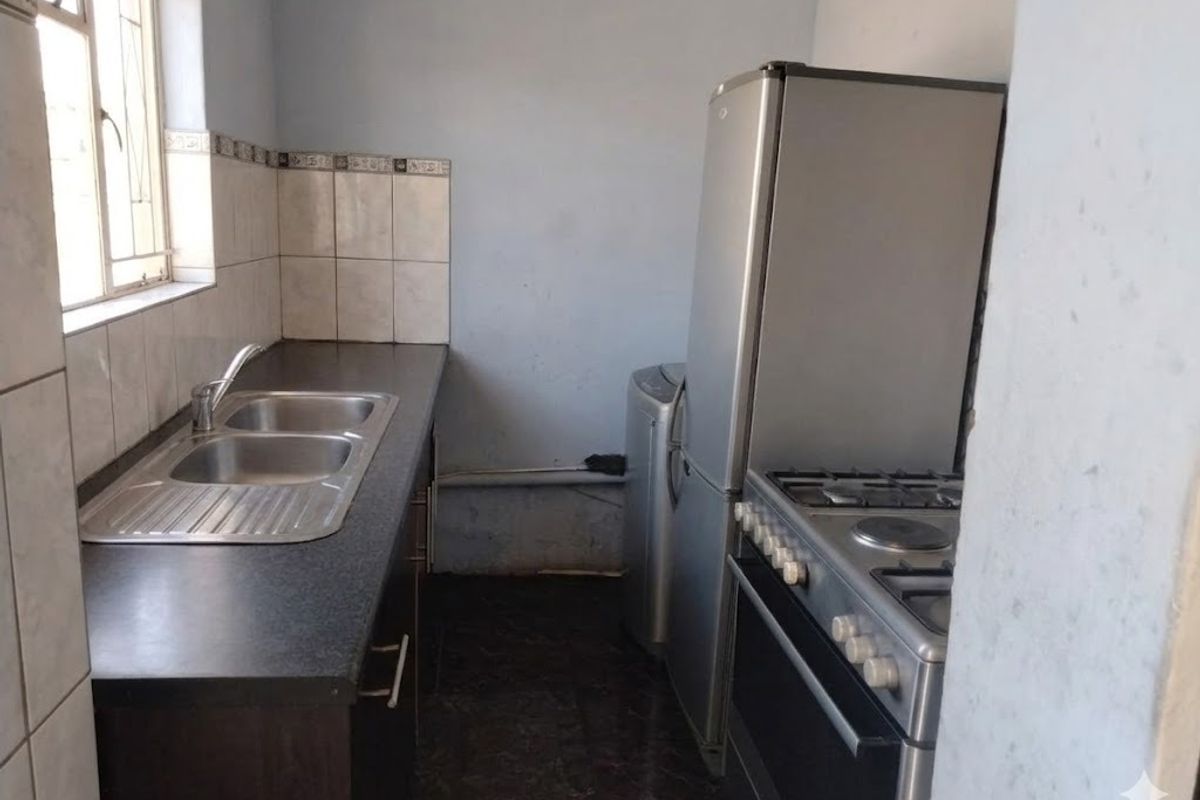5 Bedroom House with Flatlet for sale in Strubenvale - Photo 5