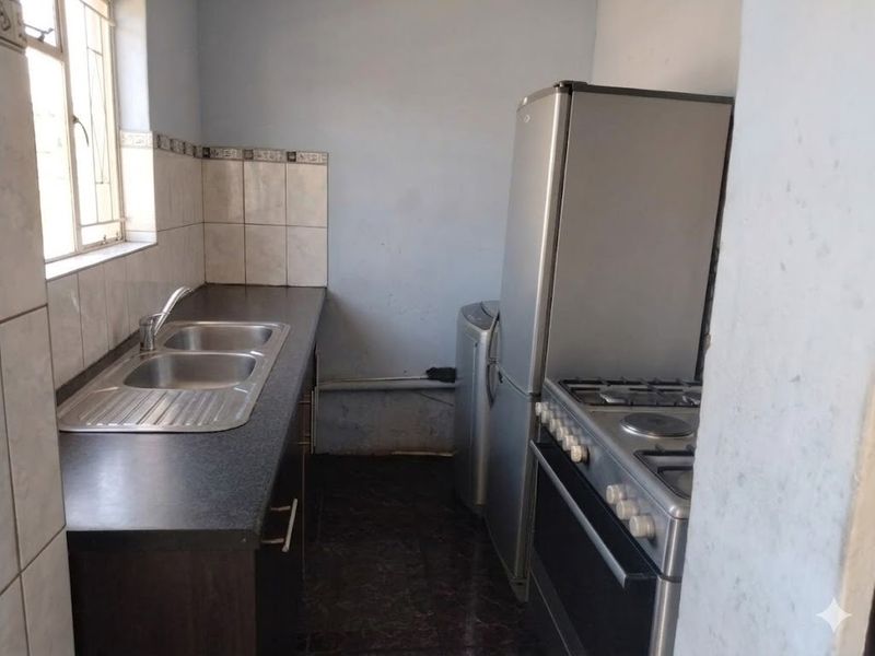 5 Bedroom House with Flatlet for sale in Strubenvale - Photo 5