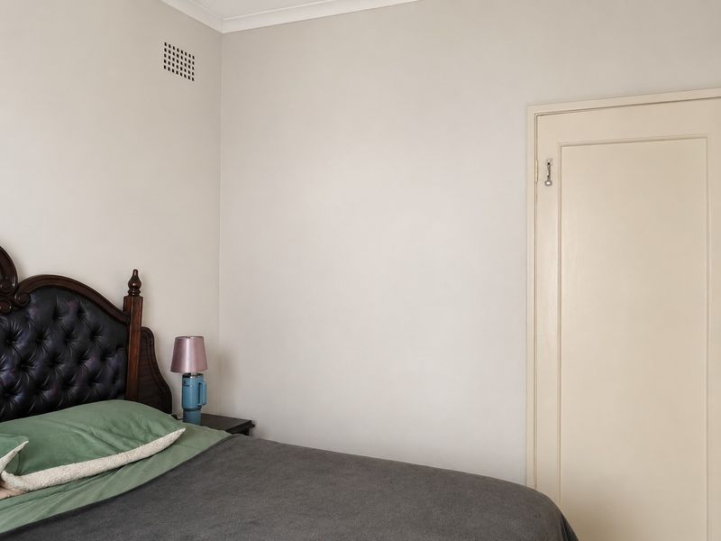 5 Bedroom House with Flatlet for sale in Strubenvale - Photo 8
