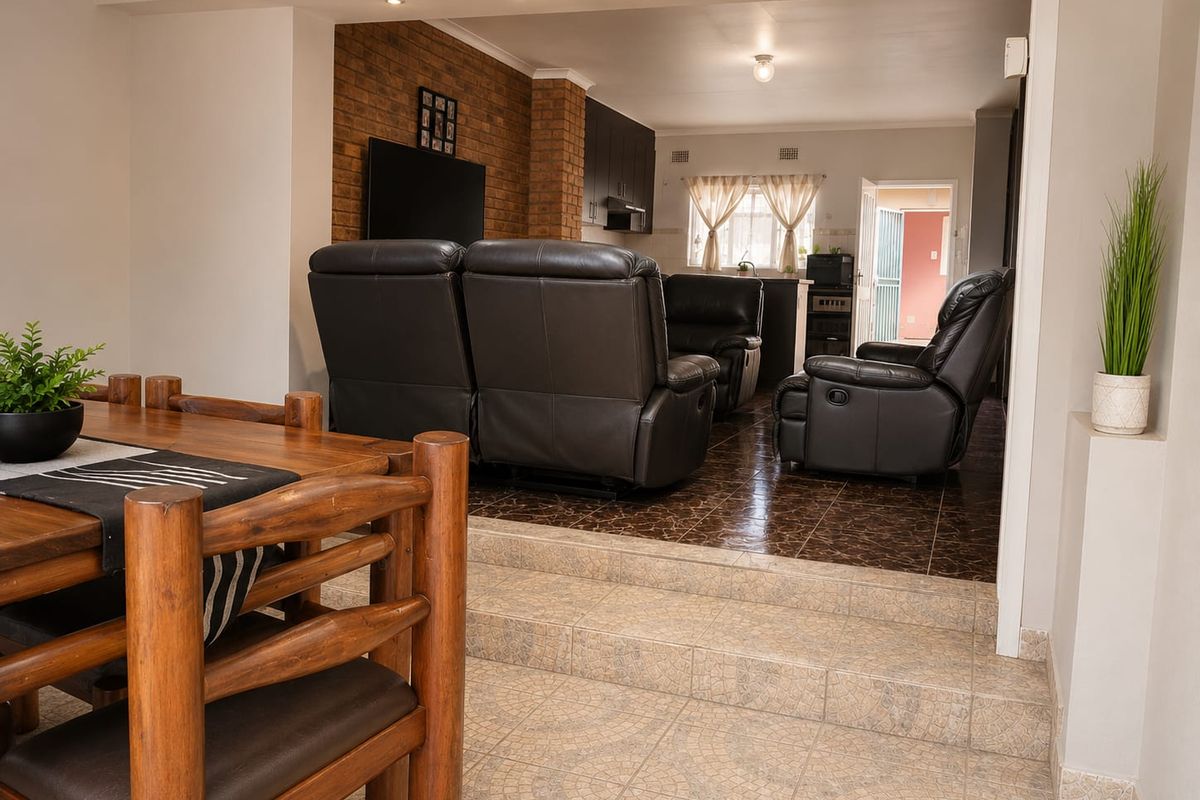 5 Bedroom House with Flatlet for sale in Strubenvale - Photo 2