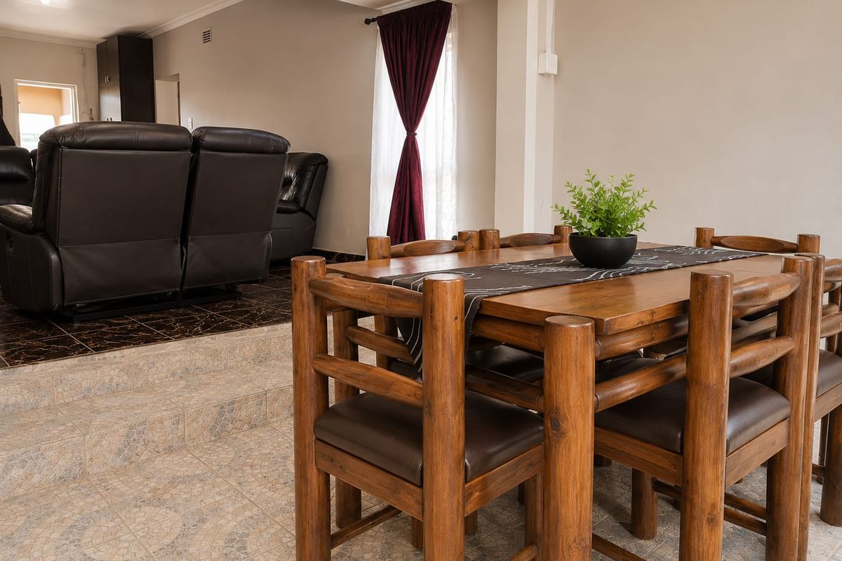 5 Bedroom House with Flatlet for sale in Strubenvale - Photo 3