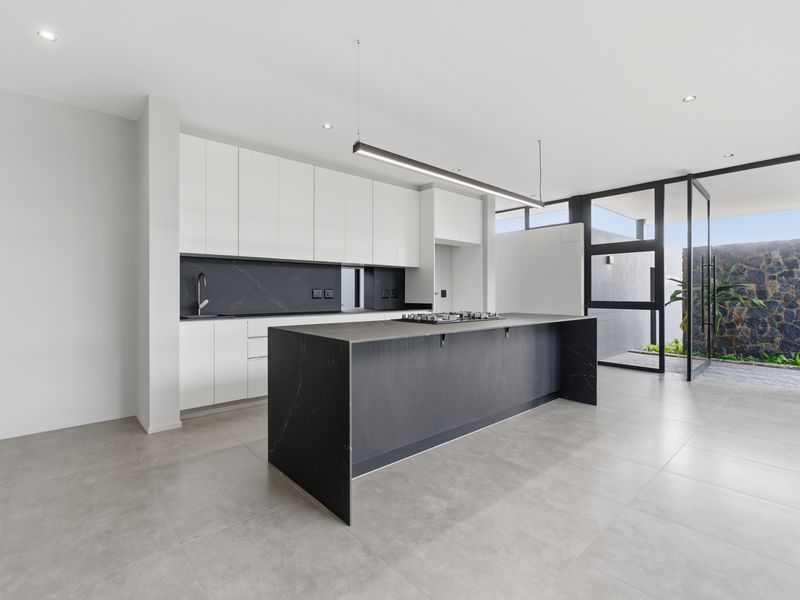 4 Bedroom , Newly Built Contemporary Luxury in Seaton Estate - Photo 9