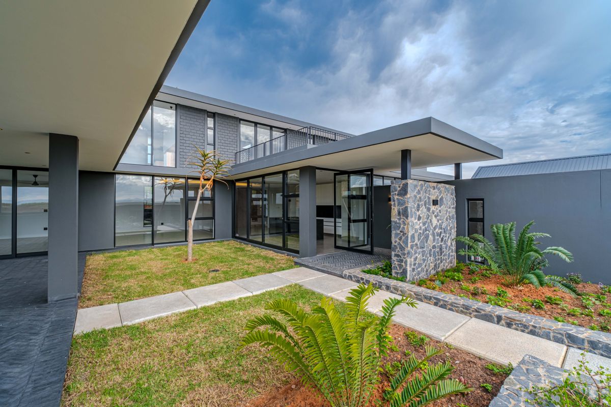 4 Bedroom , Newly Built Contemporary Luxury in Seaton Estate - Photo 4