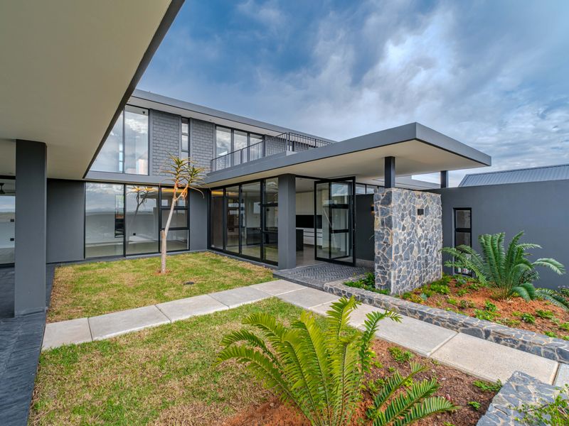 4 Bedroom , Newly Built Contemporary Luxury in Seaton Estate - Photo 4