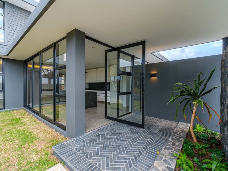 4 Bedroom , Newly Built Contemporary Luxury in Seaton Estate - Photo 5