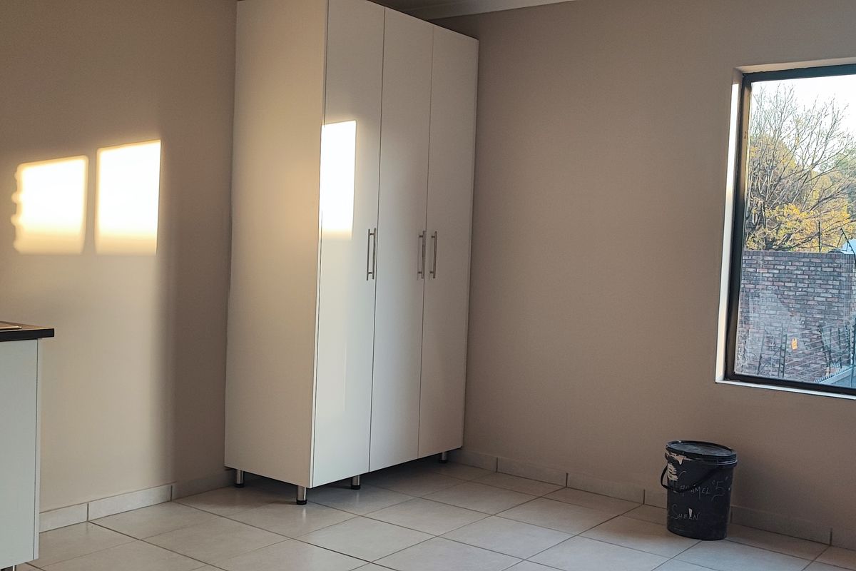 MODERN STUDIO APARTMENT - Photo 4
