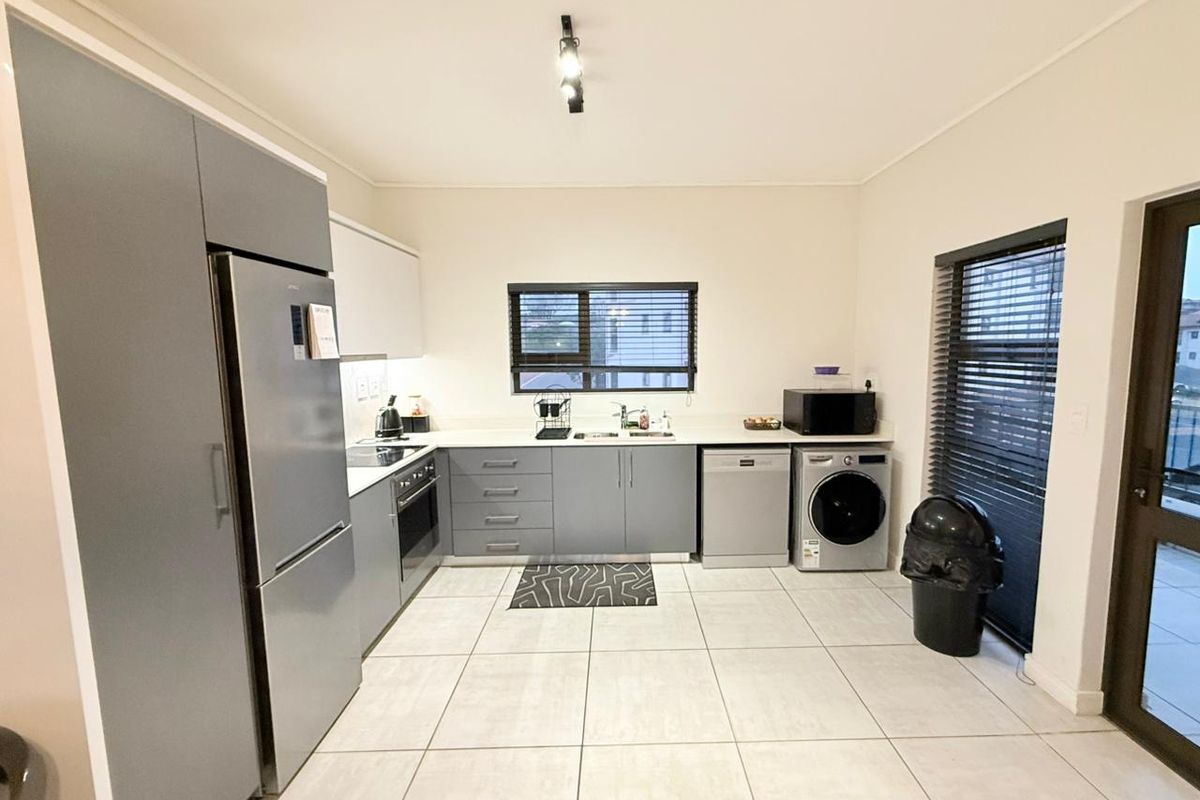 Spacious 2-Bedroom, 2-Bathroom  Apartment – Izinga Eco Estate, Umhlanga - Photo 2