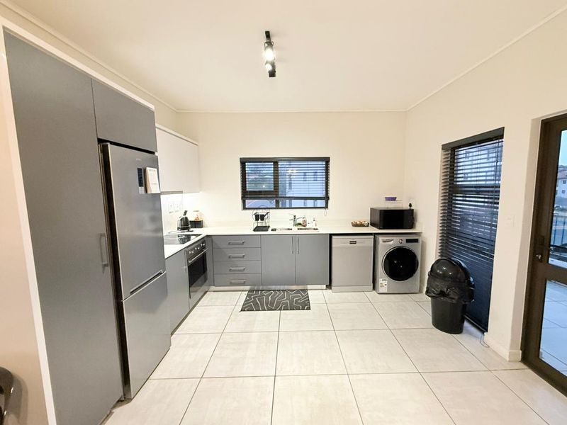 Spacious 2-Bedroom, 2-Bathroom  Apartment – Izinga Eco Estate, Umhlanga - Photo 2