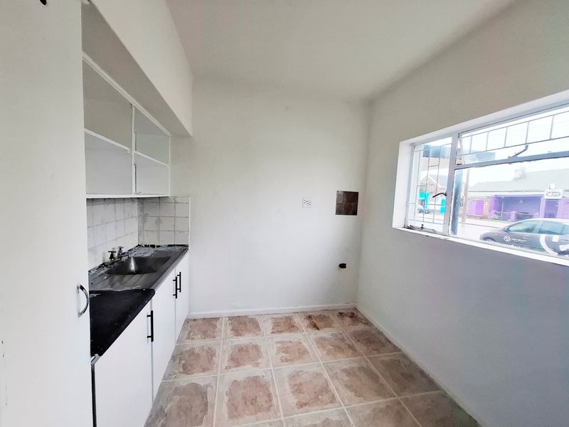 SOUTH END 1 BED 1 BATH APARTMENT WITH PARKING FOR RENT - Photo 2