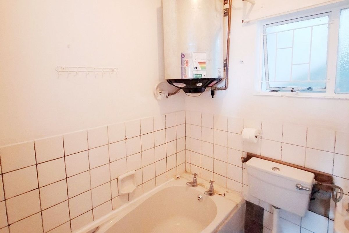SOUTH END 1 BED 1 BATH APARTMENT WITH PARKING FOR RENT - Photo 5