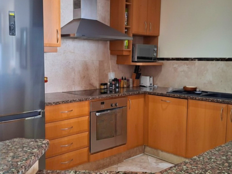 Stunning Furnished 2 bedroom apartment - Photo 10