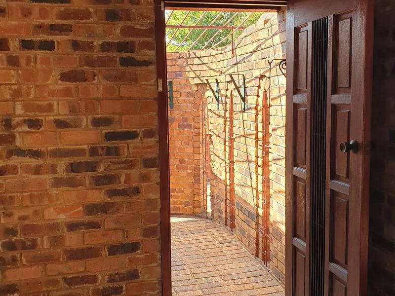Beautiful Family Home for Sale in Selection Park - Photo 9