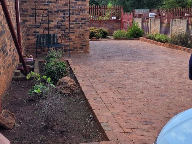 Beautiful Family Home for Sale in Selection Park - Photo 3