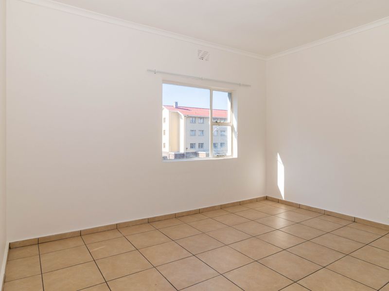 Secure 2 Bedroom Apartment to Rent in Zonnebloem - Photo 8