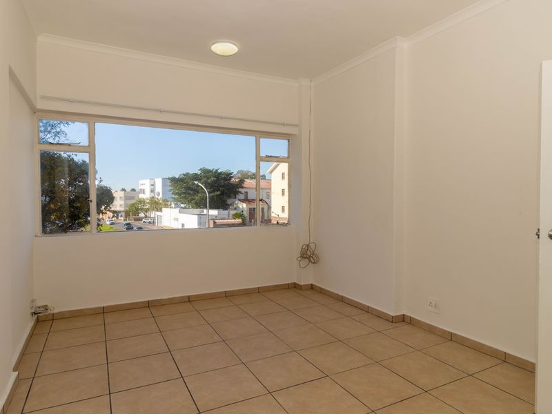 Secure 2 Bedroom Apartment to Rent in Zonnebloem - Photo 6