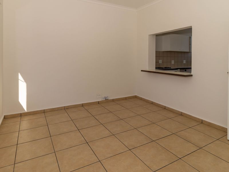 Secure 2 Bedroom Apartment to Rent in Zonnebloem - Photo 10