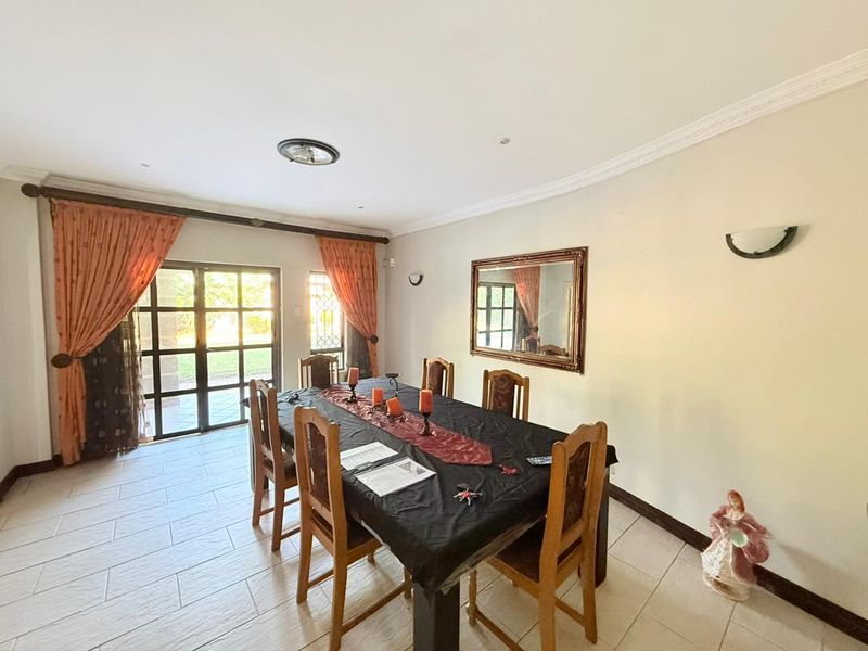 Elegant Fully Furnished Family Home in Somerset Park - Photo 10