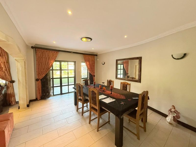 Elegant Fully Furnished Family Home in Somerset Park - Photo 9