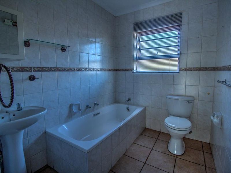 Pristine Executive Cluster in Bishops Court - Photo 8