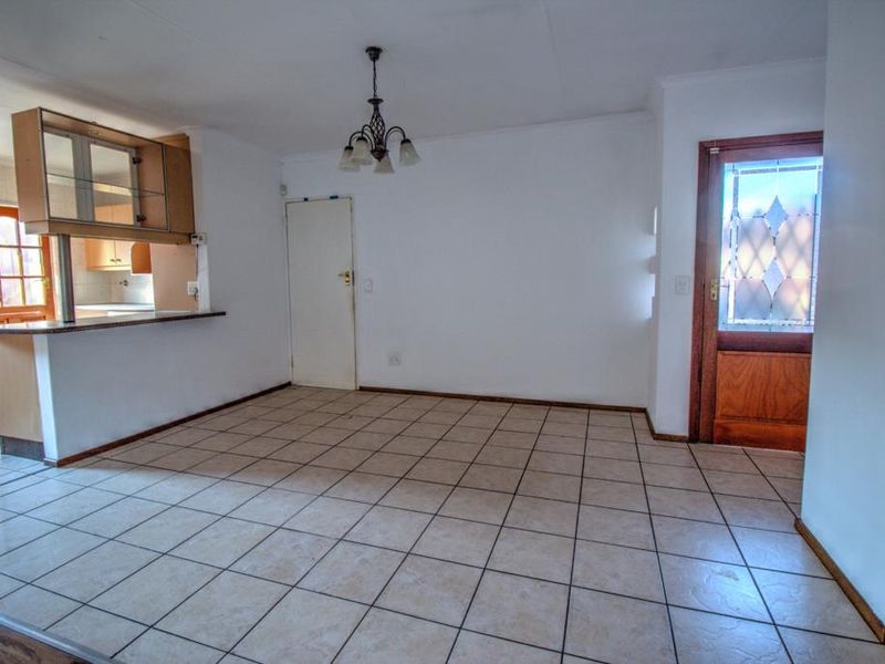 Pristine Executive Cluster in Bishops Court - Photo 6
