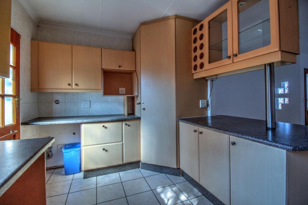 Pristine Executive Cluster in Bishops Court - Photo 5