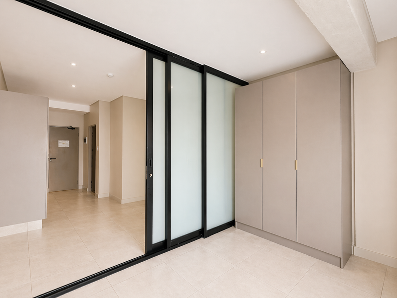 modem one bedroom apartment in the heart of Sandton - Photo 7