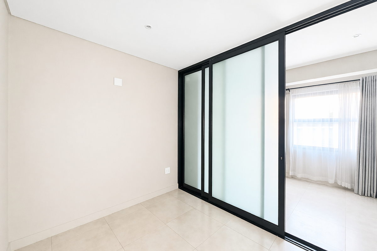 modem one bedroom apartment in the heart of Sandton - Photo 5