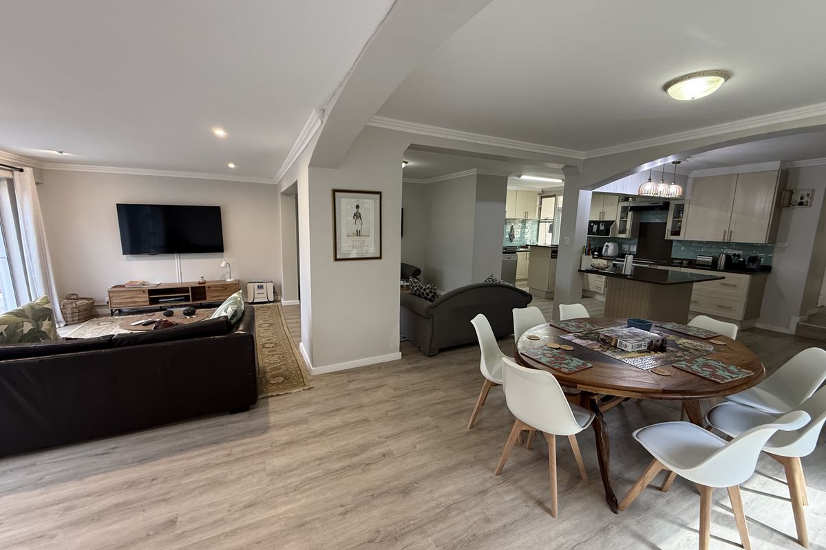 Spacious 4 bedroom townhouse in Umhlanga - Photo 3