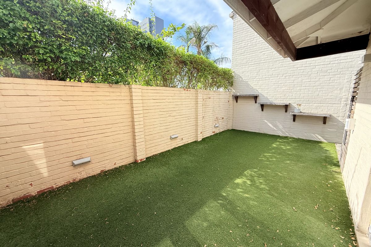 4 bedroom townhouse with private pool - Photo 5