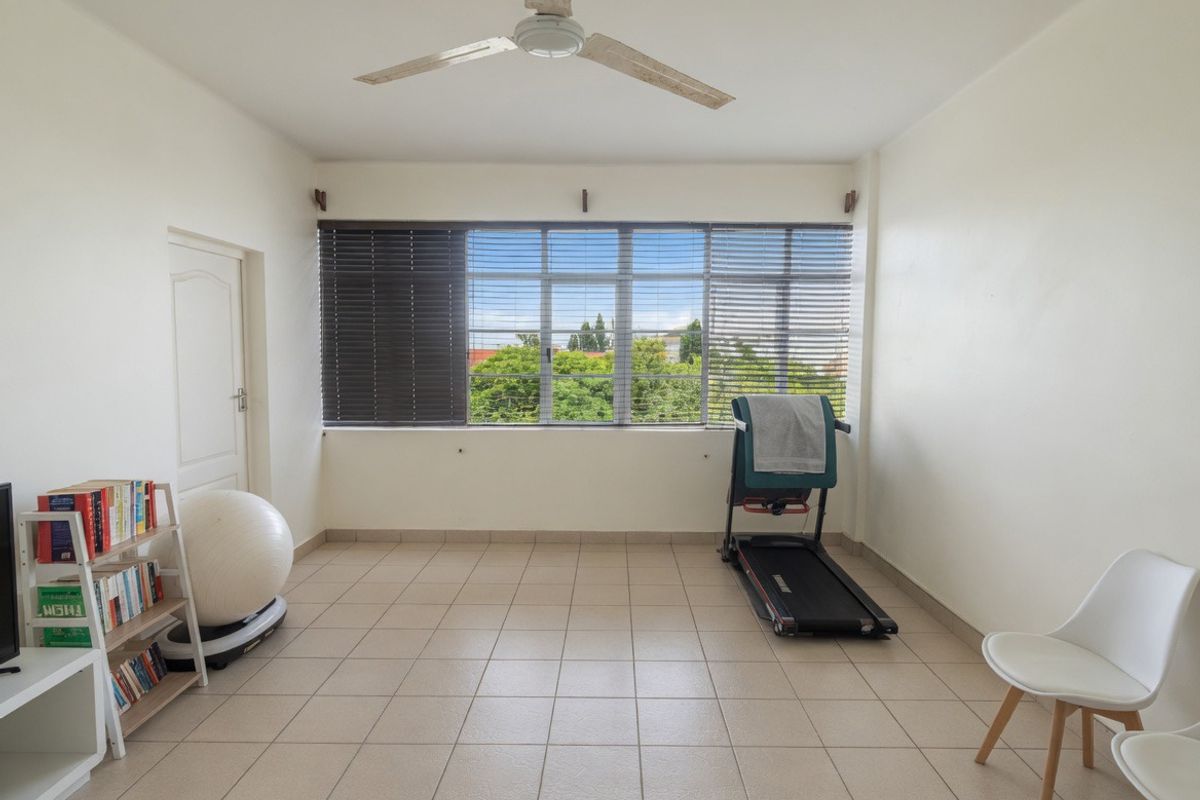 2 Bedroom apartment in Morningside - Photo 3