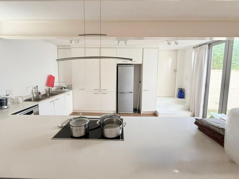 Beautiful 4 Bedroom Townhouse to let in Umhlanga Rocks - Photo 2