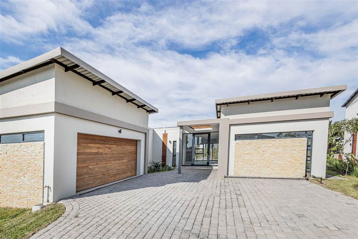 4 bedroom ,Elegant Family Living in Palm Lakes Estate - Photo 2