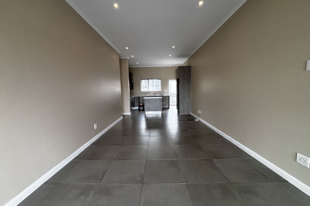 Apartment For Sale In Sandton - Photo 2