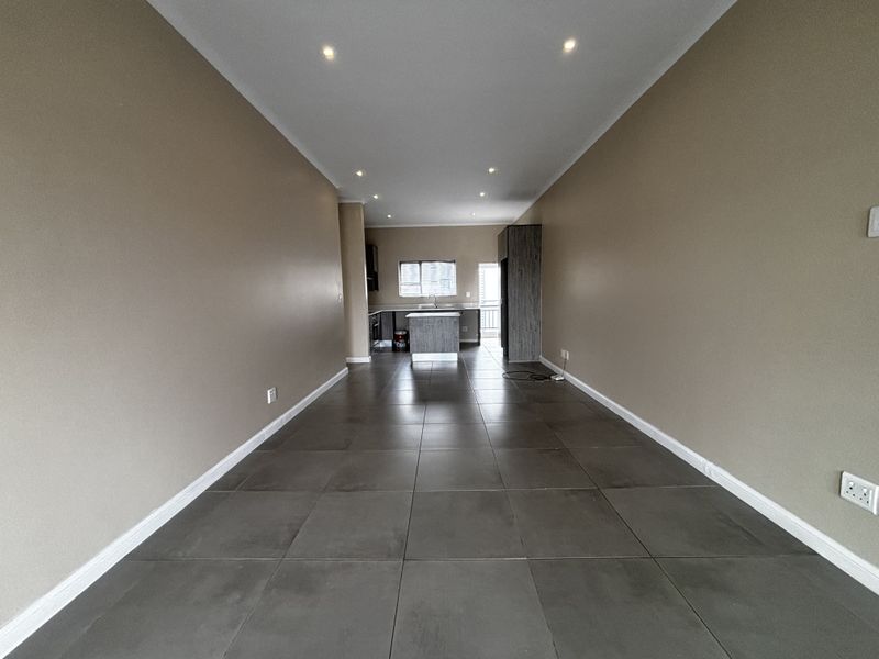 Apartment For Sale In Sandton - Photo 2